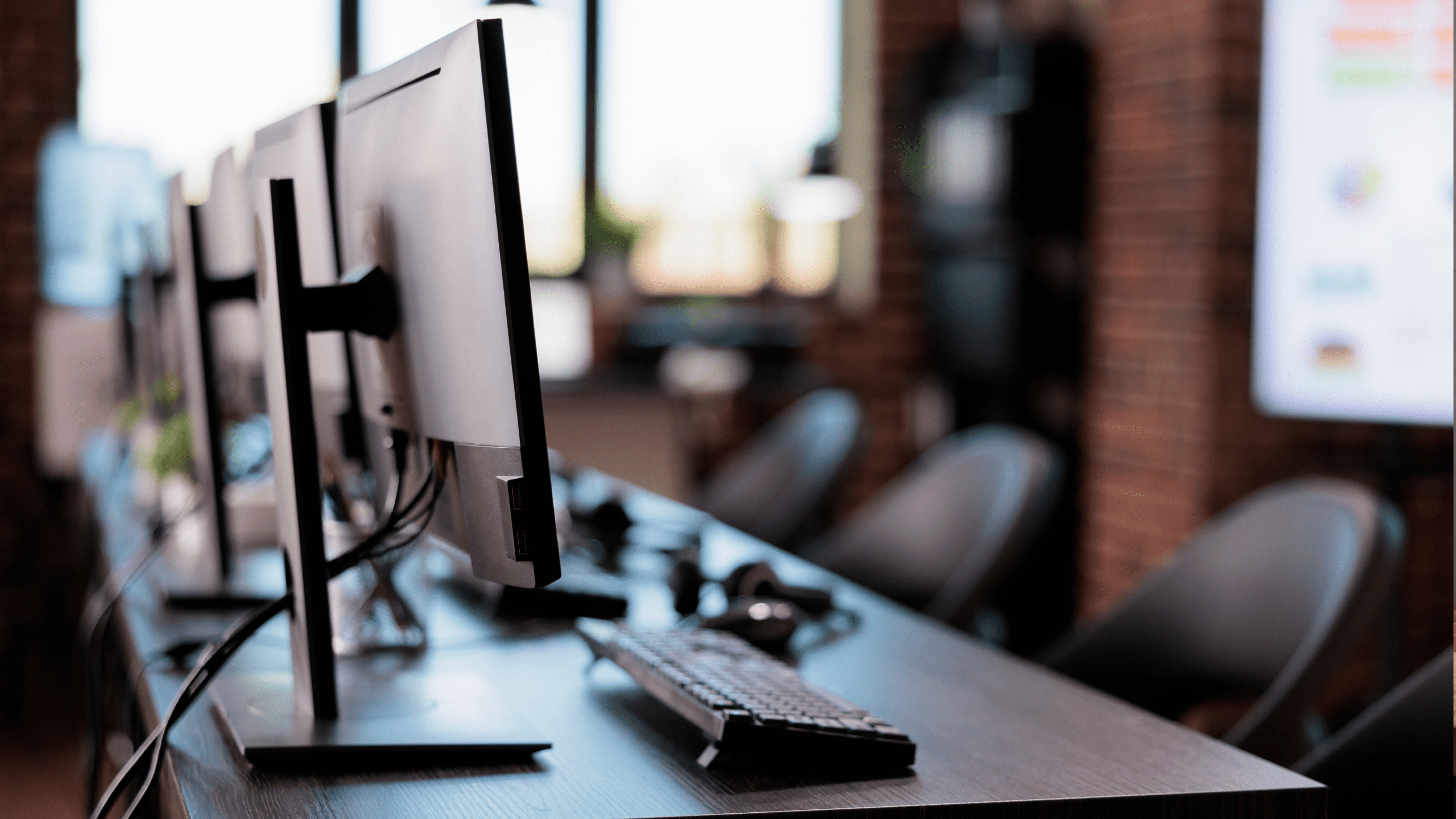 CloudGate vs Traditional Desktops: Which is Better for South African Businesses?